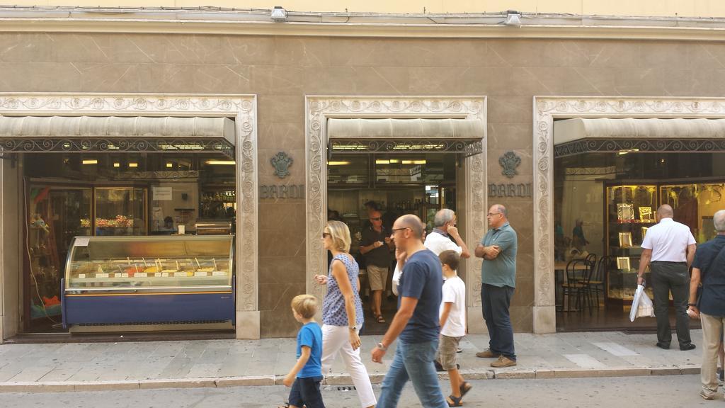 Porta Mazzini Affittacamere Йези Екстериор снимка